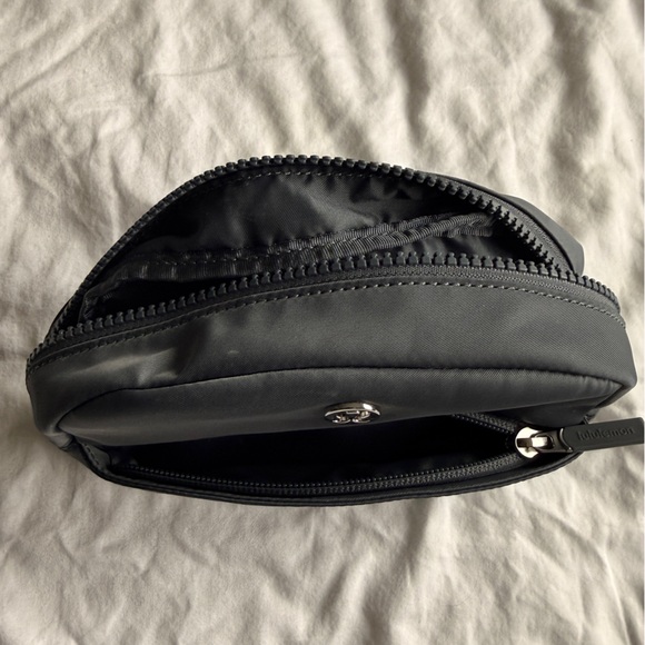 Lululemon City Essentials Pouch | Navy Blue | 2L Mini | - Picture 6 of 7